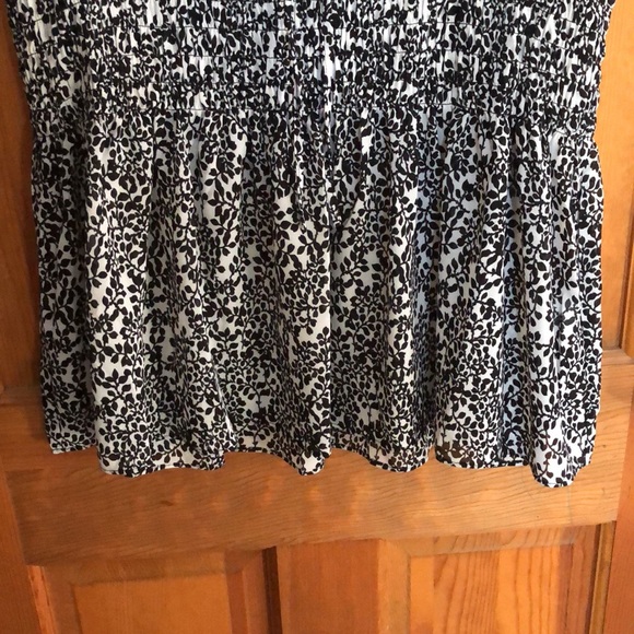 Rose + Olive - Black & White - Size large - Dressy - Picture 3 of 6